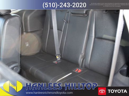 Used 2023 Toyota Highlander XLE image 16