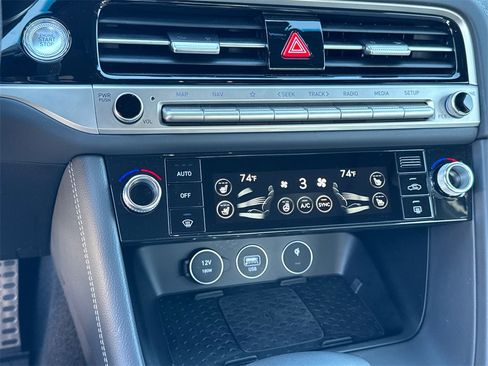 Used 2025 Genesis G70 2.5T w/ Sport Prestige Package image 30