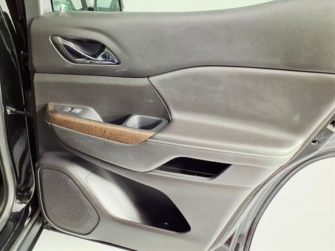 Used 2023 GMC Acadia Denali image 20