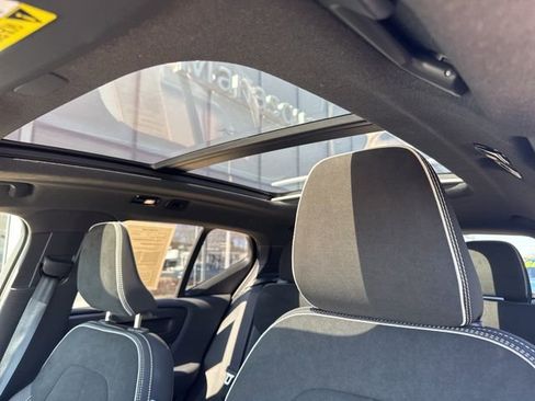 Certified 2025 Volvo XC40 B5 Plus image 27