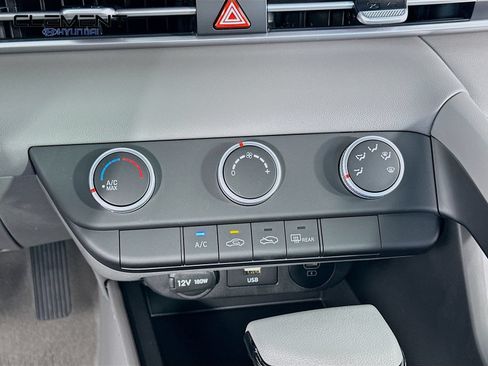 New 2026 Hyundai Elantra SE FWD image 19