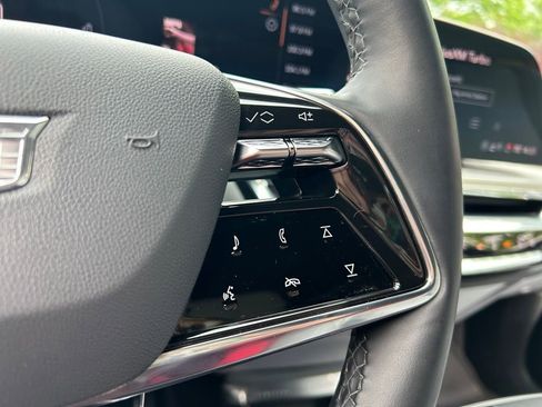 Used 2025 Cadillac Lyriq Sport AWD/4WD image 24