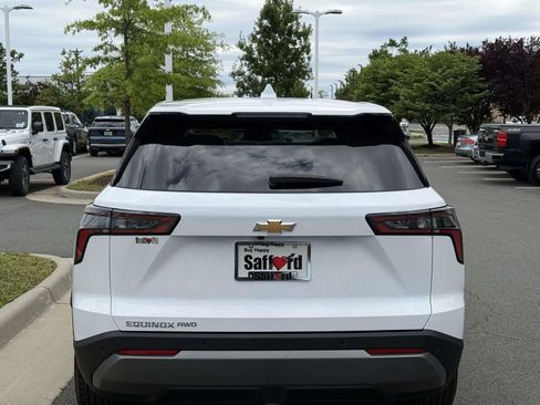 Used 2026 Chevrolet Equinox LT w/ Convenience Package II AWD/4WD image 11