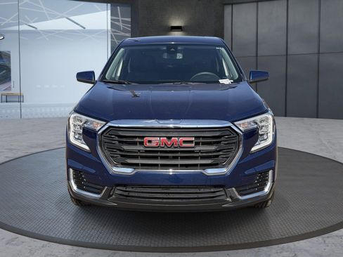 Certified 2022 GMC Terrain SLE FWD image 9