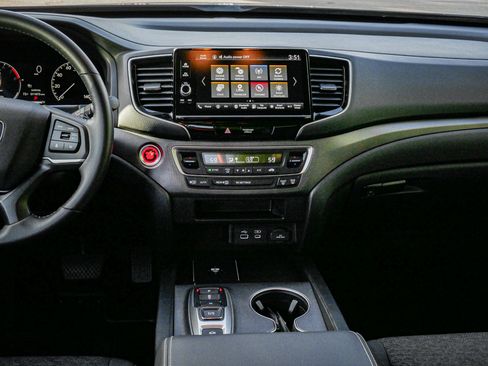 Certified 2025 Honda Ridgeline Sport image 28