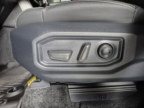 New 2026 Toyota Tundra Limited AWD/4WD image 17