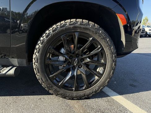 Used 2024 Chevrolet Tahoe Z71 w/ Luxury Package image 34