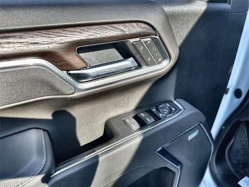 New 2026 GMC Sierra 1500 SLT image 22