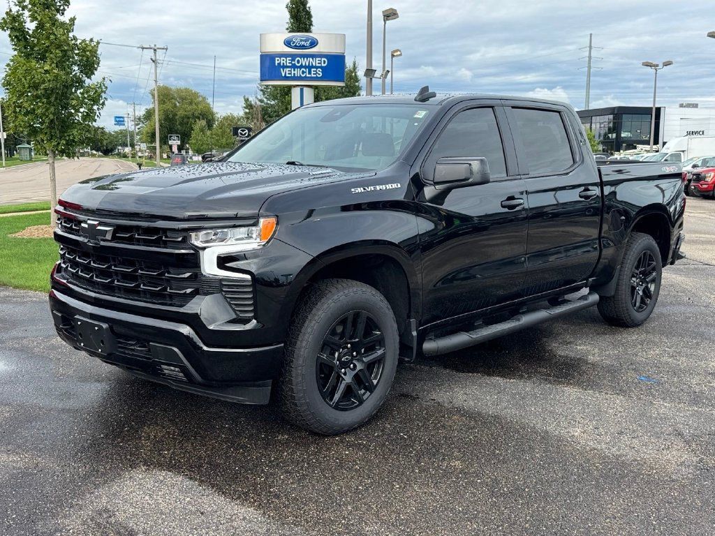 Used 2026 Chevrolet Silverado 1500 RST w/ RST Select Package AWD/4WD image 2
