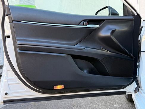 Used 2019 Toyota Camry image 27