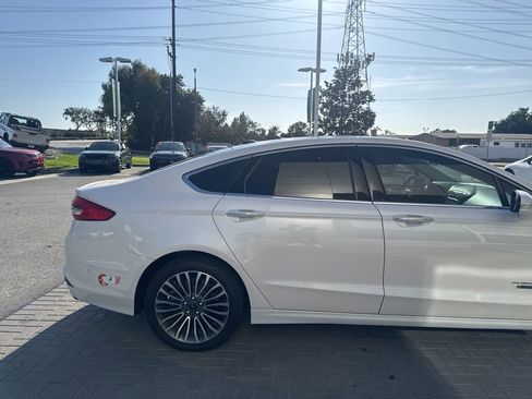 Used 2017 Ford Fusion Energi SE FWD image 3