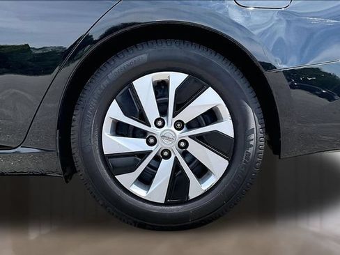 Used 2020 Nissan Altima 2.5 S FWD image 29