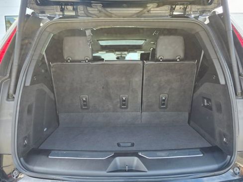 Used 2023 Cadillac Escalade Premium Luxury image 12