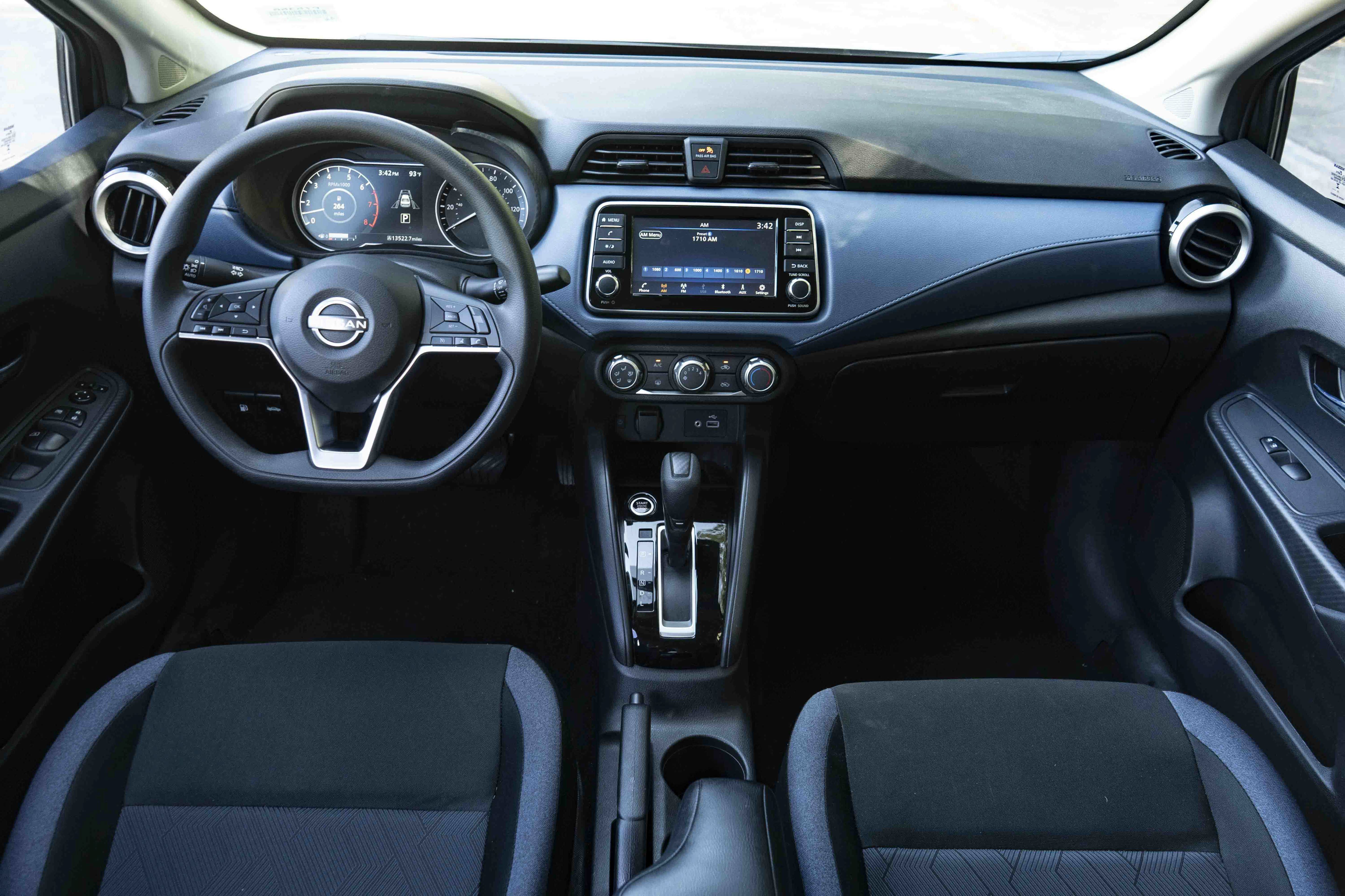Used 2025 Nissan Versa SV w/ Trunk Package FWD image 25