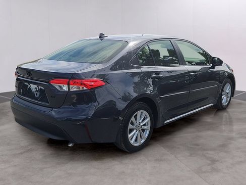 Used 2023 Toyota Corolla LE w/ LE Convenience Package FWD image 4