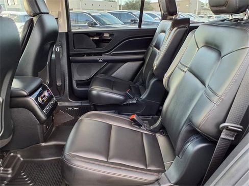 Certified 2022 Lincoln Aviator 2WD w/ Premium Package image 9