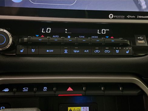 Used 2023 Toyota Tundra Limited image 23