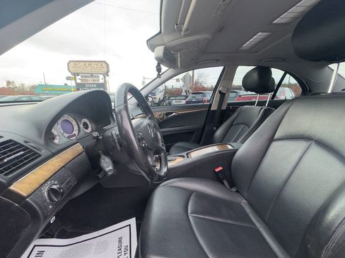 Used 2009 Mercedes-Benz E 350 4MATIC Sedan image 10
