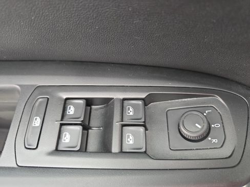 Used 2021 Volkswagen Atlas SE image 29