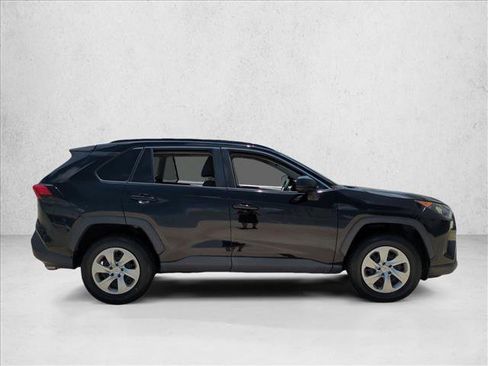 Certified 2019 Toyota RAV4 LE FWD image 4