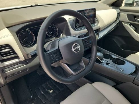 Certified 2026 Nissan Rogue SV w/ SV Premium Package FWD image 18