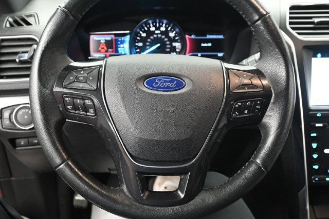 Certified 2019 Ford Explorer Limited w/ Ford Safe & Smart Package AWD/4WD image 10
