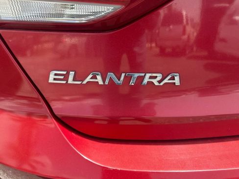 Used 2018 Hyundai Elantra SEL FWD image 15