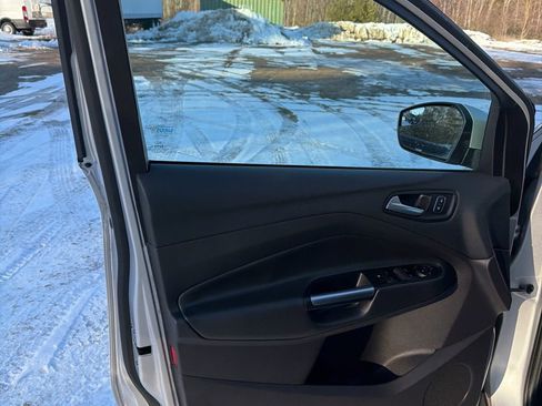 Used 2017 Ford Escape SE image 14