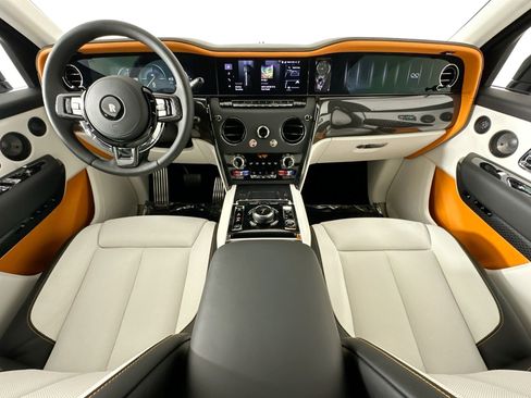 New 2026 Rolls-Royce Cullinan Black Badge image 4