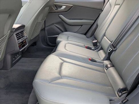 Used 2022 Audi Q8 Premium Plus w/ Premium Plus Package image 16