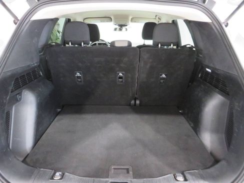 Used 2020 Ford Escape SE FWD image 12