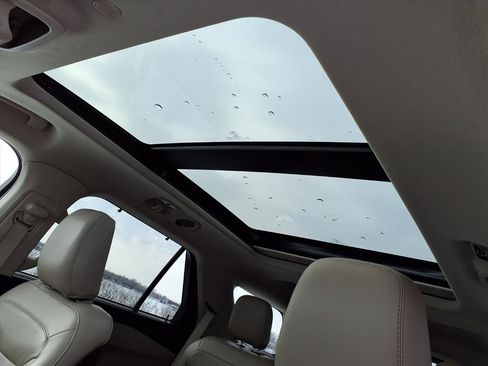 Used 2020 Ford Explorer Limited w/ Class III Trailer Tow Package image 15