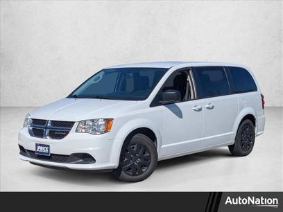 Used 2018 Dodge Grand Caravan SE w/ UConnect Hands-Free Group