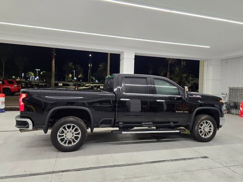 Used 2024 Chevrolet Silverado 2500 LTZ w/ LTZ Plus Package AWD/4WD image 9