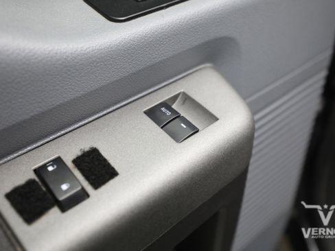 Used 2011 Ford F250 XLT w/ XLT Appearance Pkg image 17