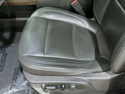 Used 2019 Chevrolet Silverado 1500 LT Trail Boss AWD/4WD image 19