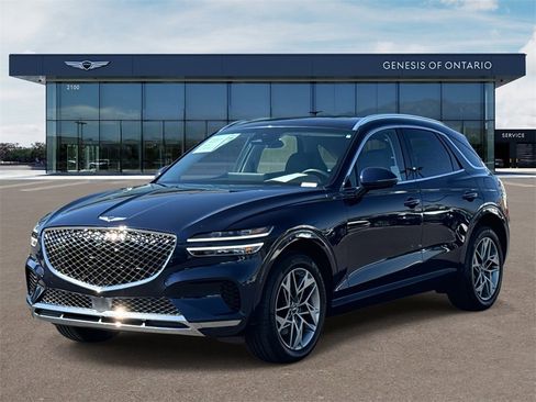 Used 2022 Genesis GV70 2.5T w/ Advanced Package image 3