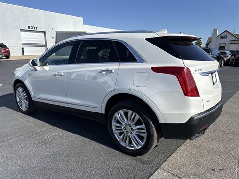 Used 2019 Cadillac XT5 Premium Luxury image 2