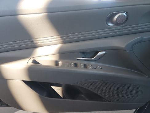 Certified 2025 Hyundai Elantra Sport FWD image 20
