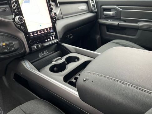 New 2026 RAM 2500 Big Horn AWD/4WD image 17