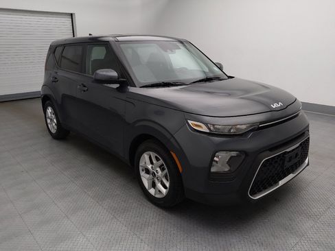 Used 2022 Kia Soul LX w/ Technology Package FWD image 13