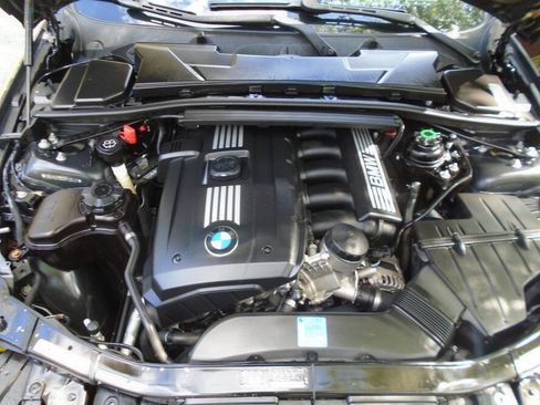 Used 2009 BMW 328i Convertible image 21