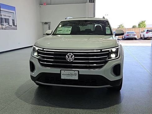 New 2026 Volkswagen Atlas SE FWD image 4