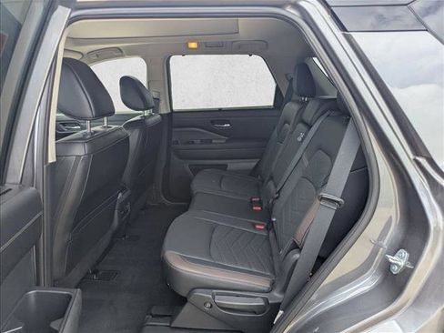 Used 2025 Nissan Pathfinder Platinum w/ Cargo Package AWD/4WD image 17