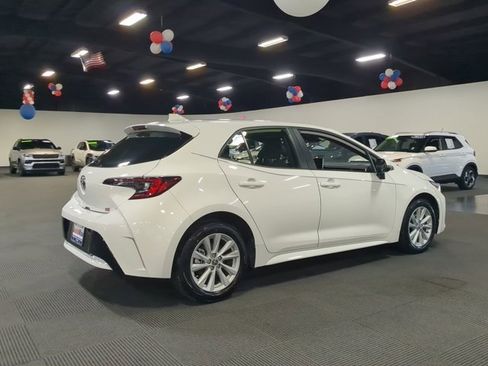 Used 2025 Toyota Corolla SE image 4