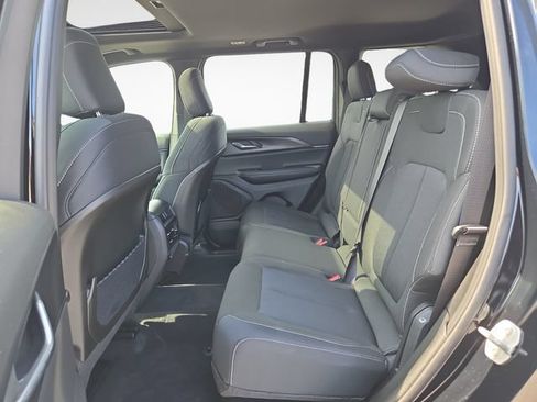Used 2025 Jeep Grand Cherokee Laredo w/ Luxury Tech Group I AWD/4WD image 13