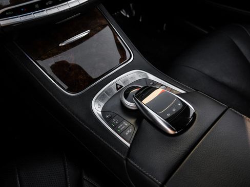 Used 2015 Mercedes-Benz S 550 Sedan image 32