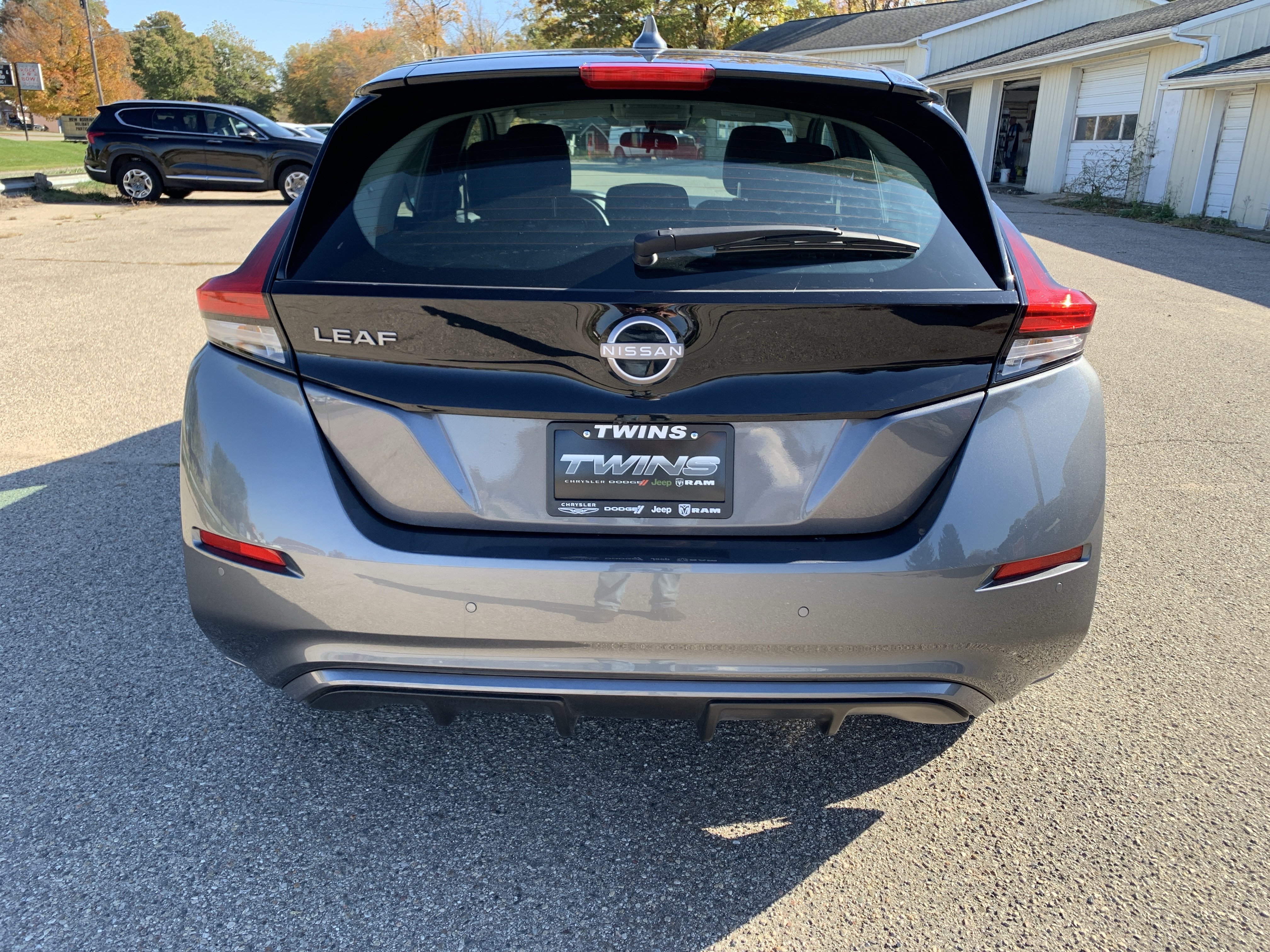 Used 2025 Nissan Leaf S FWD image 4