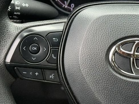 Used 2025 Toyota RAV4 XLE FWD image 14