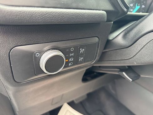 Used 2020 Ford Escape SE image 16